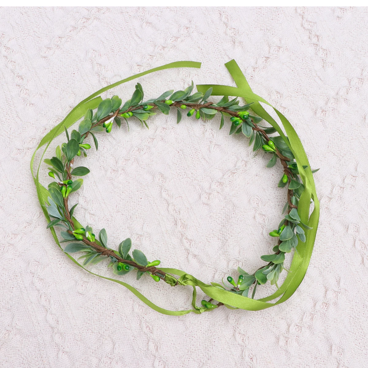 

Green Leaf Hair Wreath Plastic Simulation Leaf Style Elegant Design Lightweight Comfortable Hair Accessory for Wedding Party