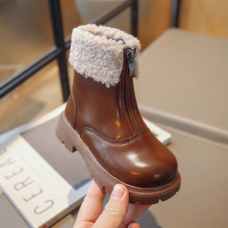 

Зимние детские ботинки, новинка 2025, корейское издание, детские бархатные ботинки на плоской подошве, повседневные детские нескользящие теплые зимние ботинки, модные ботинки для девочек