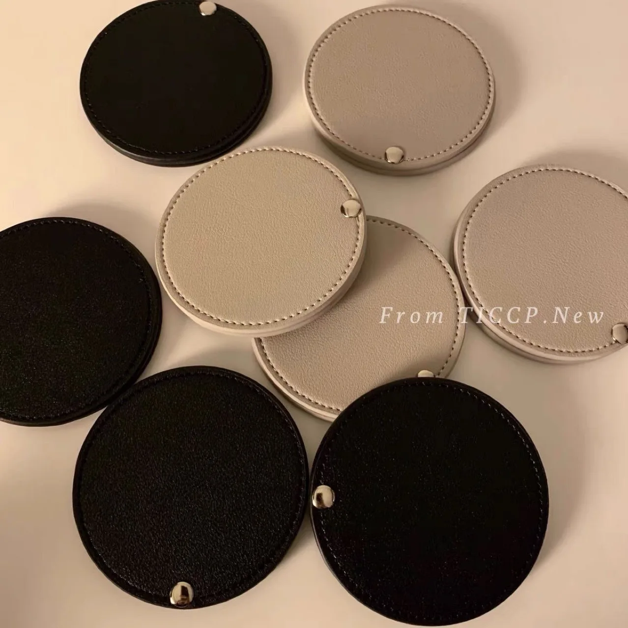 간단한 PU 화장 거울, 휴대용 원형 거울, 단면 접이식, 로고 인쇄 가능한 미니 휴대용 화장 거울