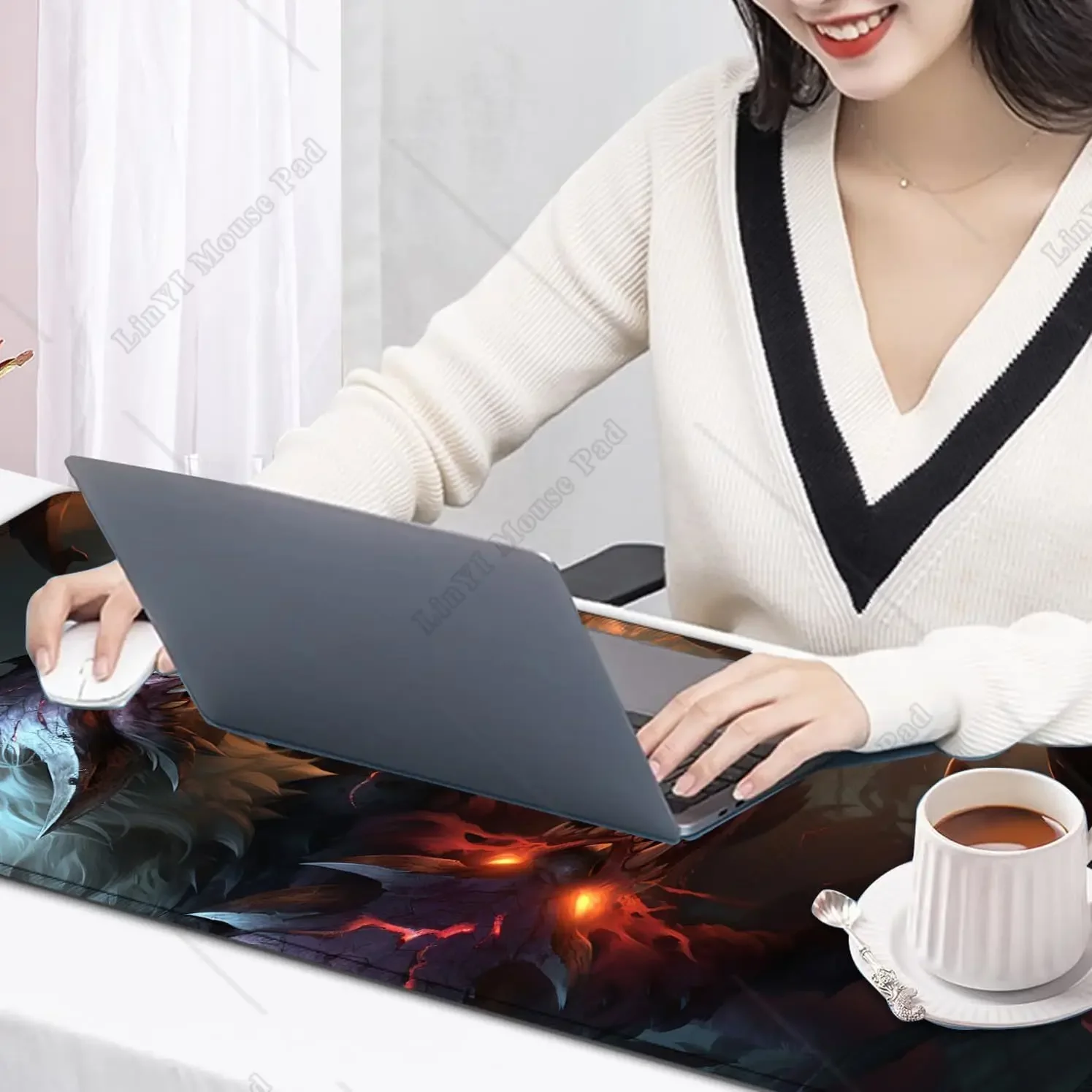 Mythology Giant Wolf Extended Gaming Mouse Pad พร้อมขอบเย็บฐานยางกันลื่นสําหรับ Office Work Home 31.5x11.8 นิ้ว