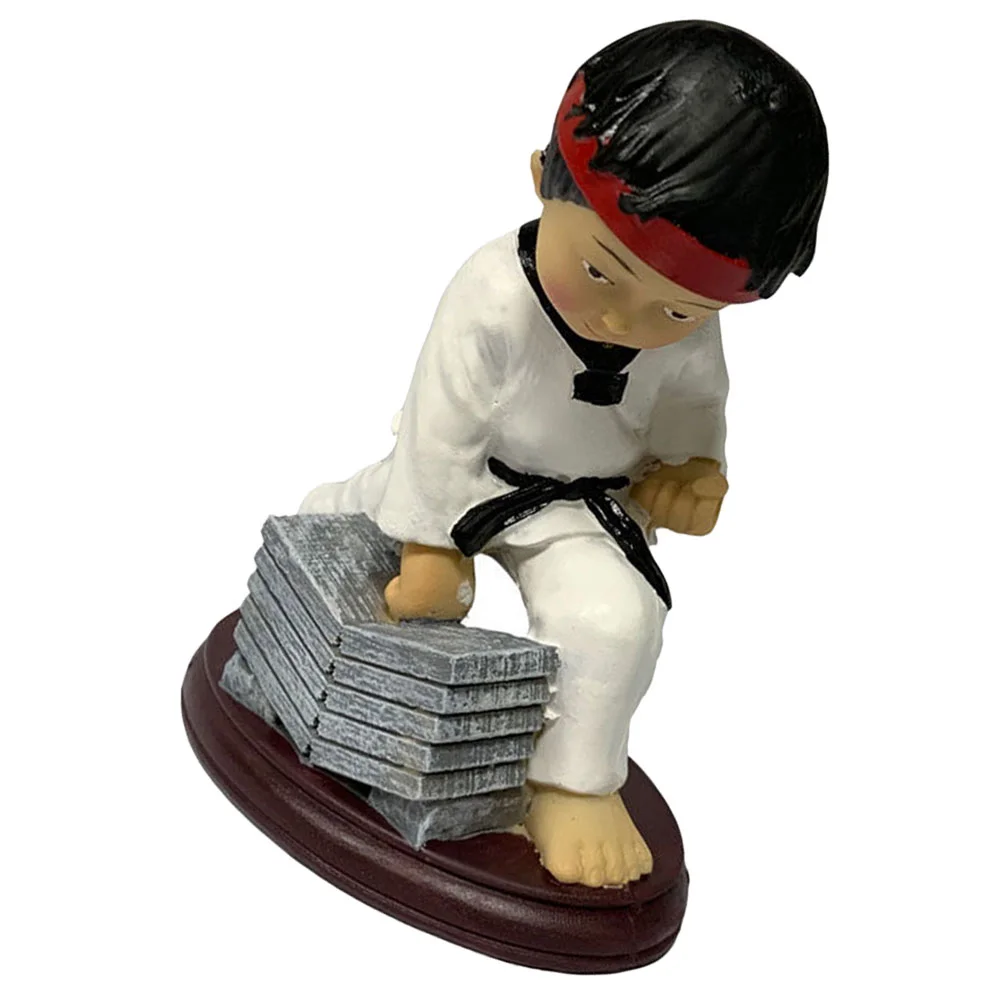 

Shin Guards Karate Boy Figurine Funny Gadgets Breaking Resin Craft Taekwondo Ornament with Figure Decor Christmas