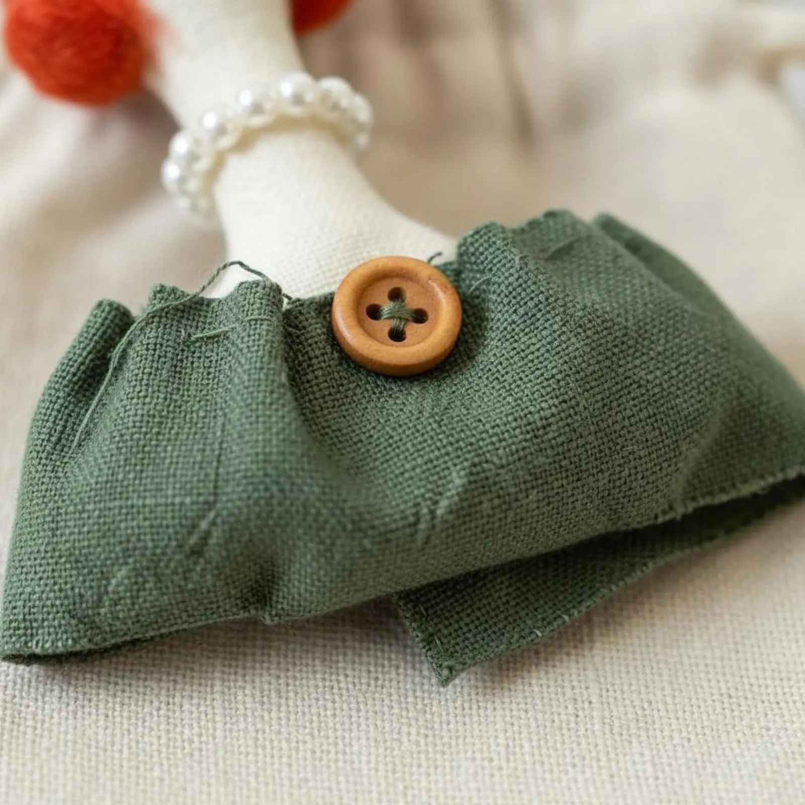 

Textile Doll Brooch Handmade Design Soft Character Pin Stuffed Creature Pin Artistic & Distinctive Attire Accessory
