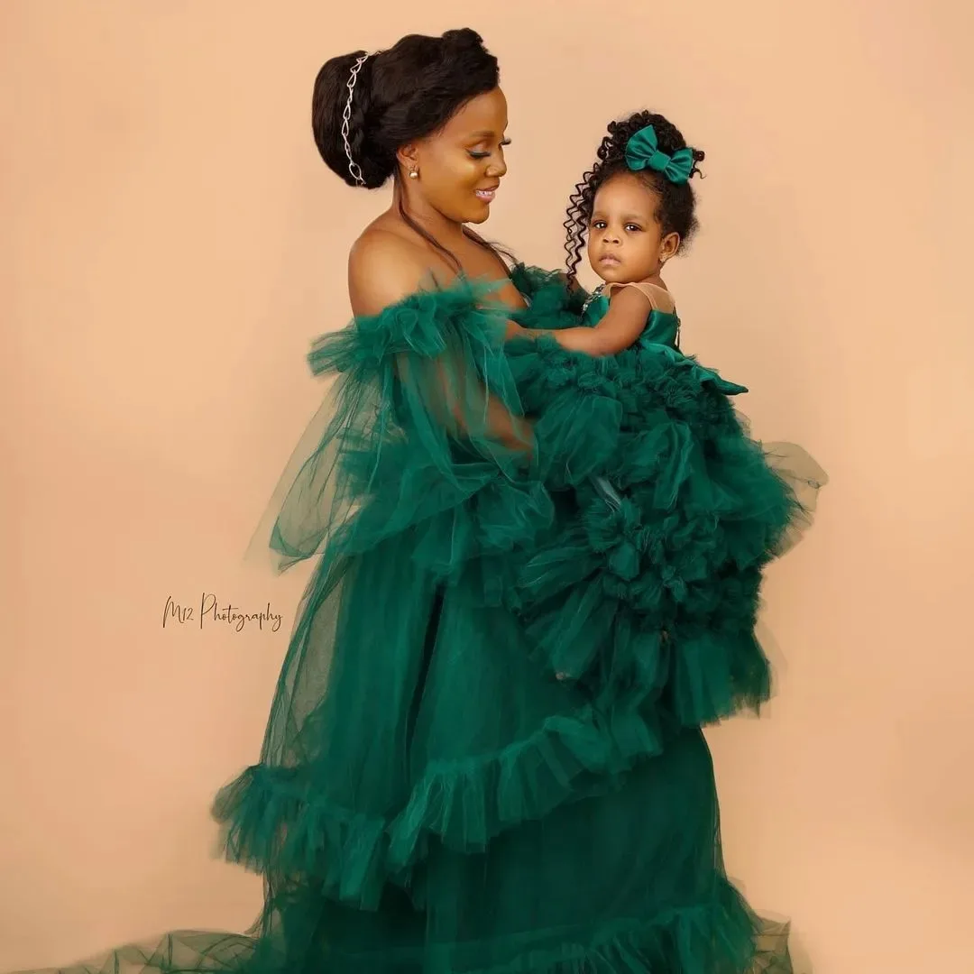 Abiti da ragazza di fiore verde smeraldo per applicazioni di pizzo da sposa Abito da prima comunione per festa di compleanno per ragazza in cristallo personalizzato