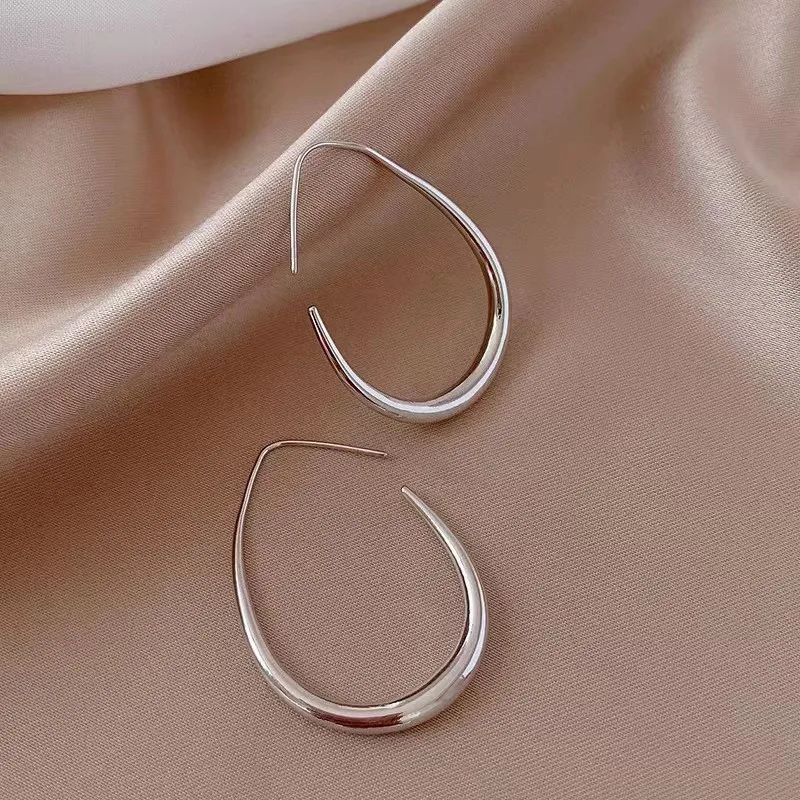 Hot Sale 925 Silver Needle Geometric Oval Hoop Earrings For Women Simple Desgin Earrings Party Wedding Jewelry