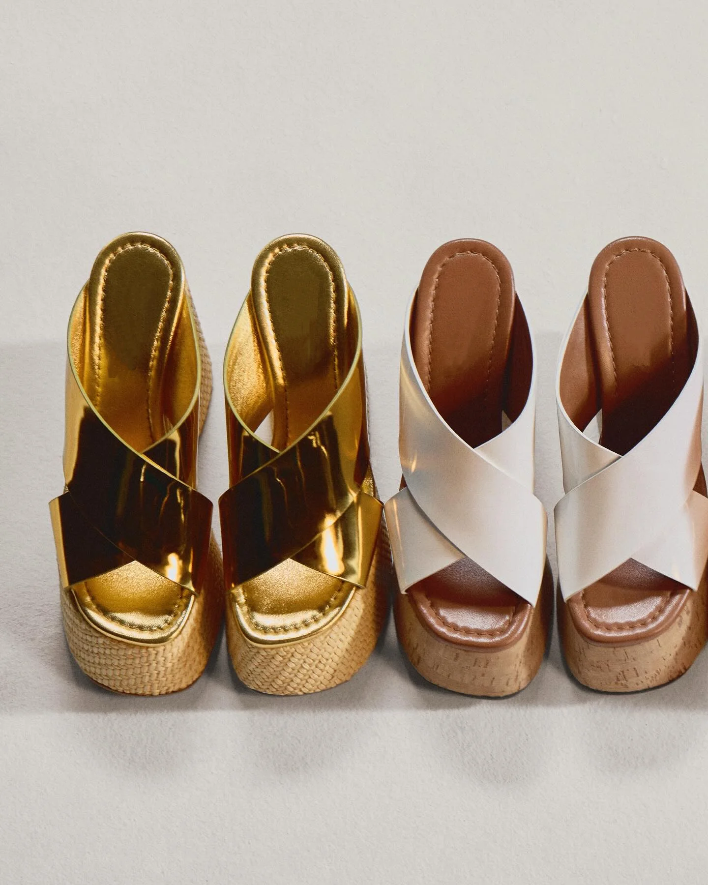 

2025 Summer New Women's Wedge Heel Sandals Fashion Open Toe Straw Thick Bottom High Heel Platform Beach Slippers Muller