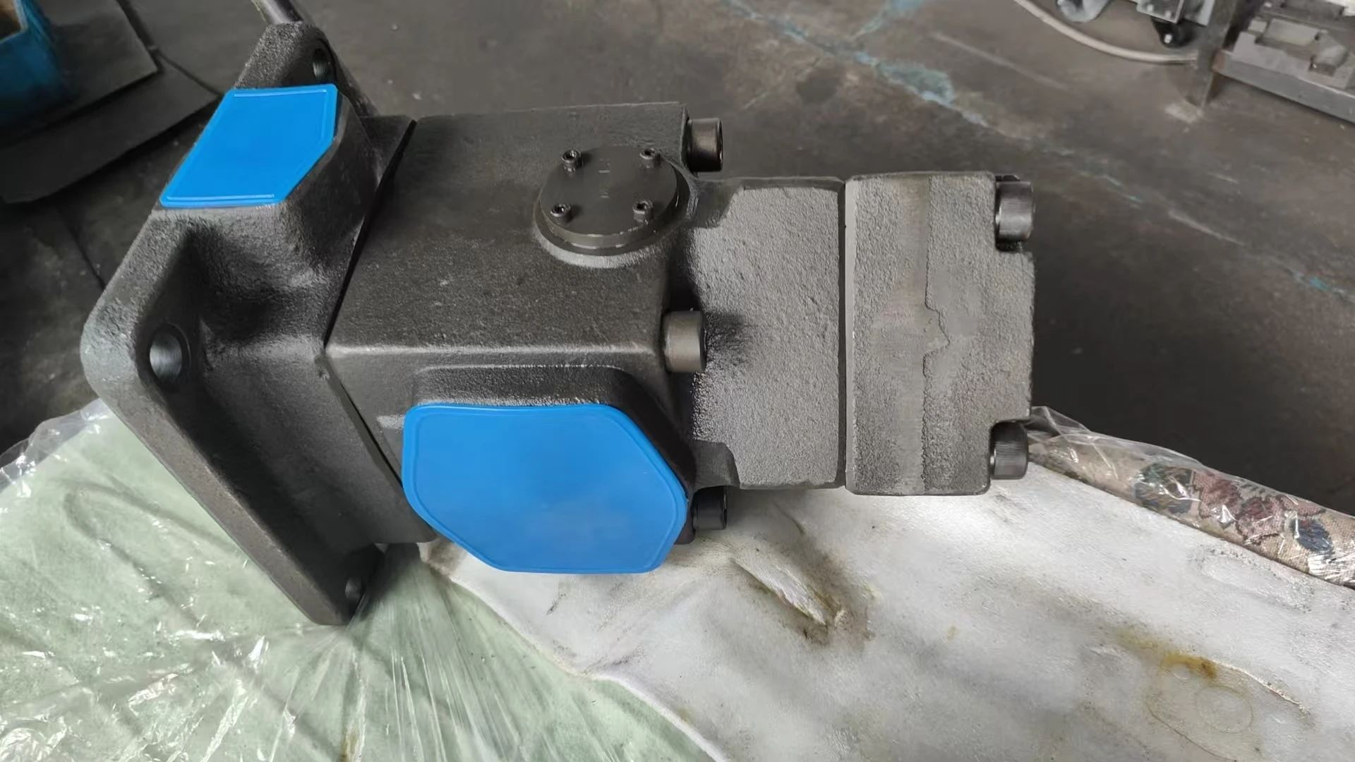 PV2R PV2R1 PV2R2 PV2R3 PV2R12 Serie Pompa idraulica a palette singola PV2R23-53-52-L-REAA-4103 PV2R34-116-237-F-RGAL-31