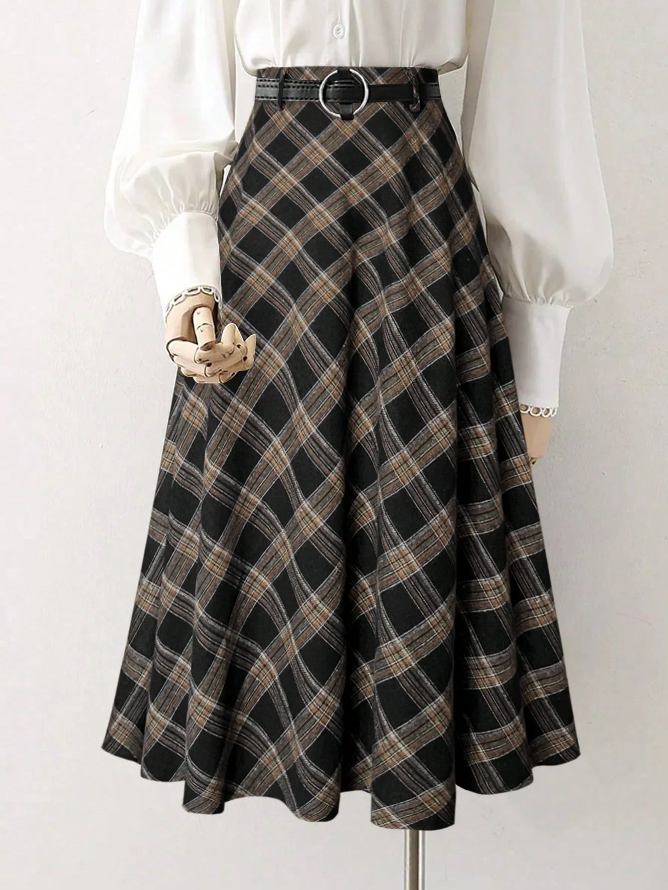 

2025 Sincere Recommendation! Black and Brown Plaid Flared Maxi Skirt, Paired with a Black Belt with a Circular Buckle, Retro and