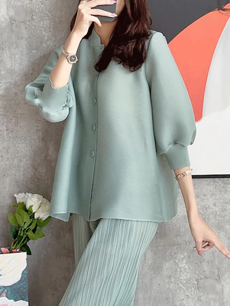 LANMREM 2024 Spring New Pleated Breasted Stand Collar Shirt Women Solid Color Loose Cardigan Casual Top Female Fashion 2W827