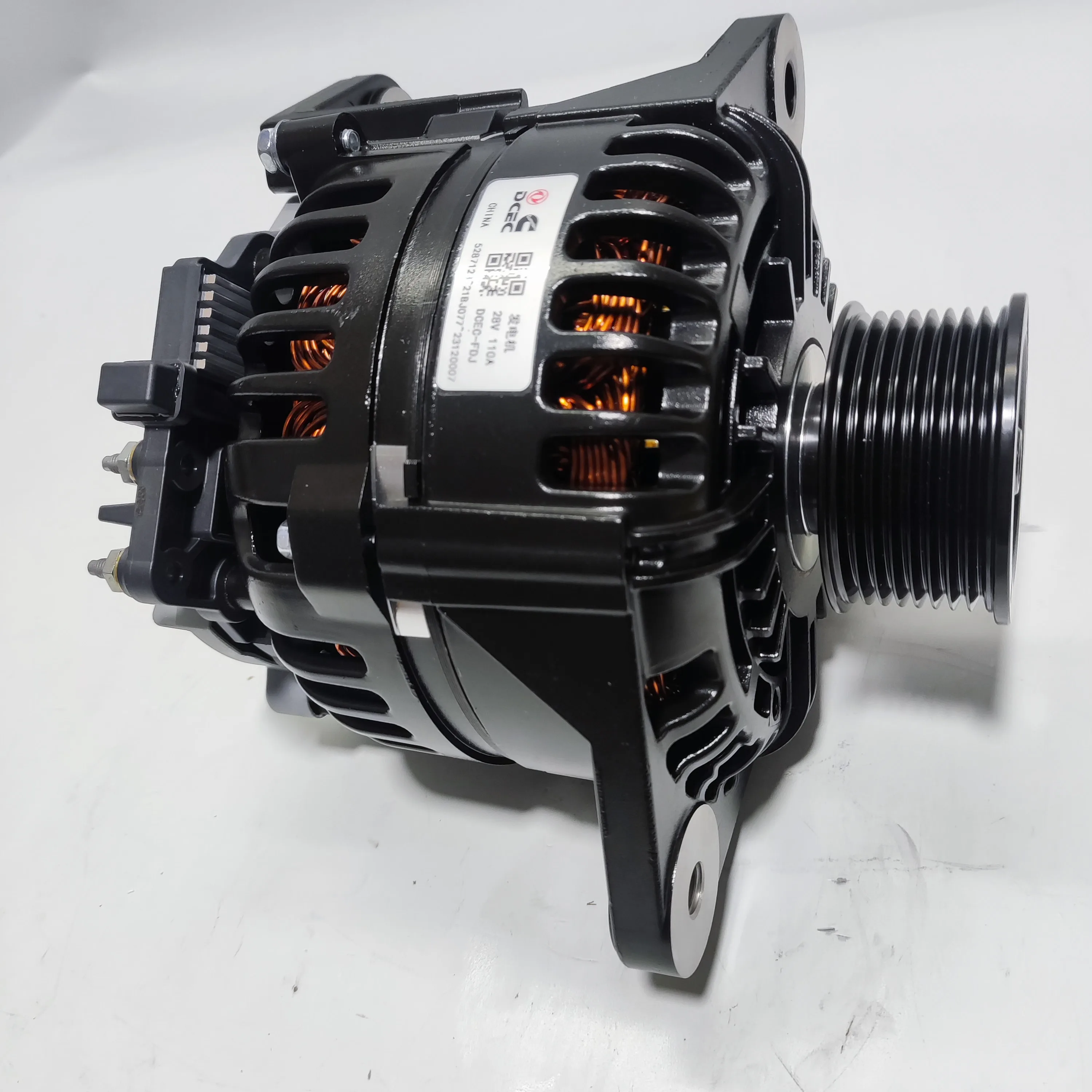 Factory Hot Sale 5287123 Good Quality 28V 110A Alternator  Dongfeng Generator Parts 6L ISLe Engine AVi147J3001 view 4