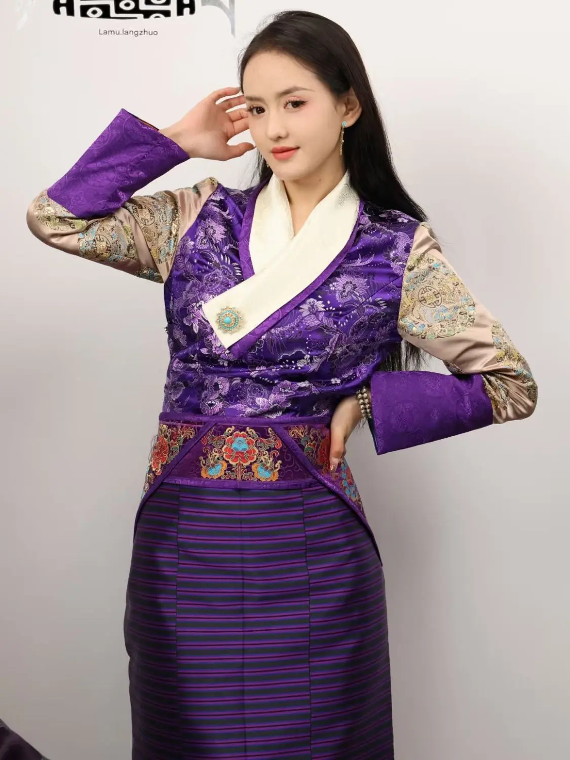 

Niche women's Tibetan clothing fake two ethnic characteristics Bola dress