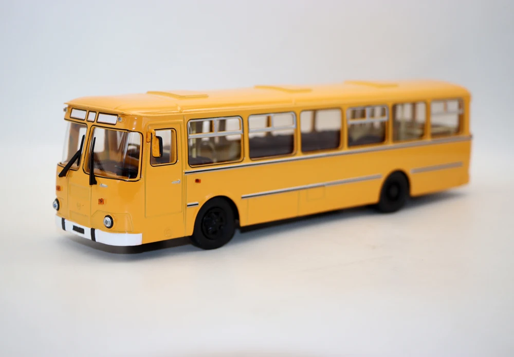 

NEW 1:43 Scale Autobus 677M BUS USSR City Bus Model Diecast Alloy toys for collection Gift