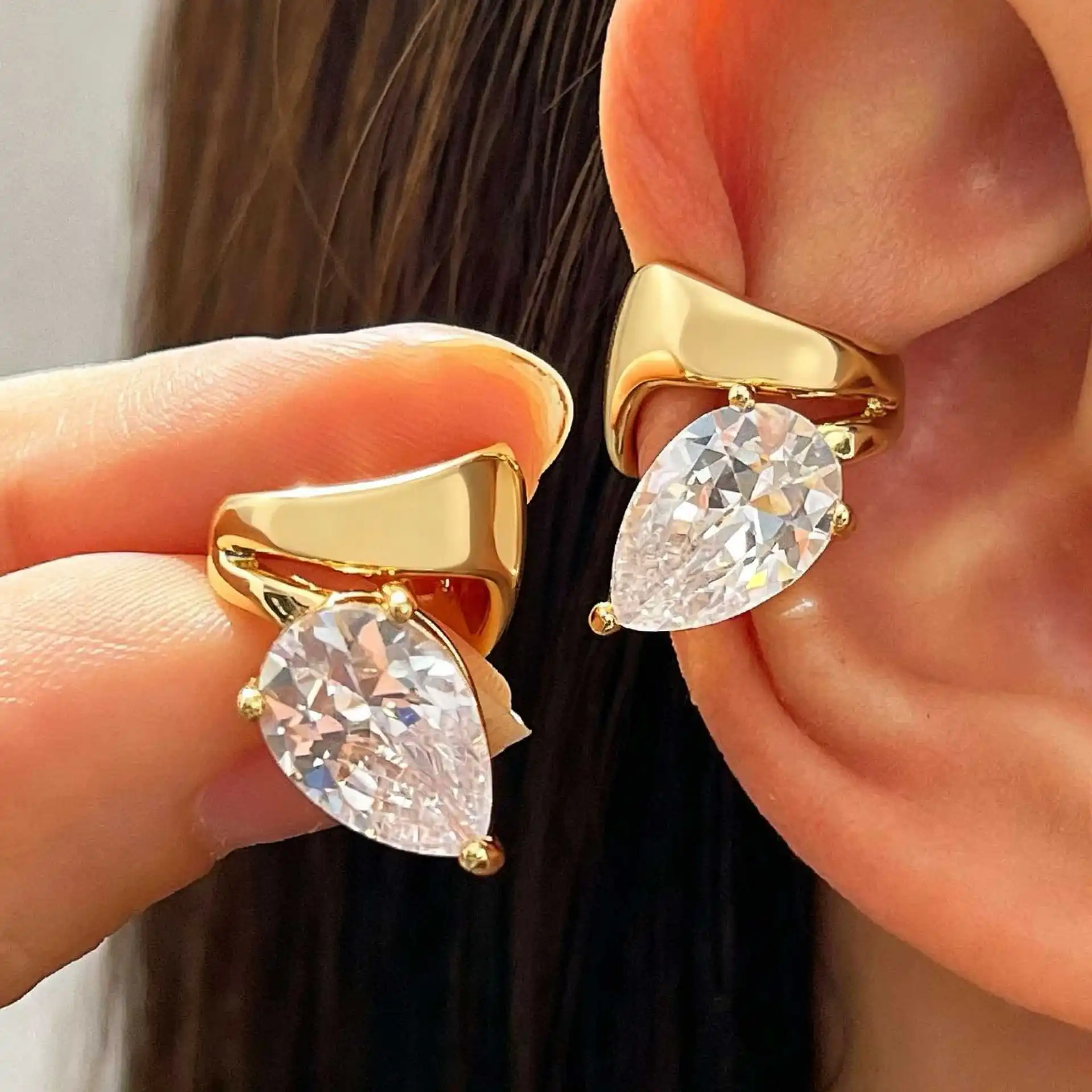 1pair Waterdrop Zircon Clip on Earrings for Women Fake Piercing Irregular Curved Metal Ear Cuff Wedding Party Statement Jewelry