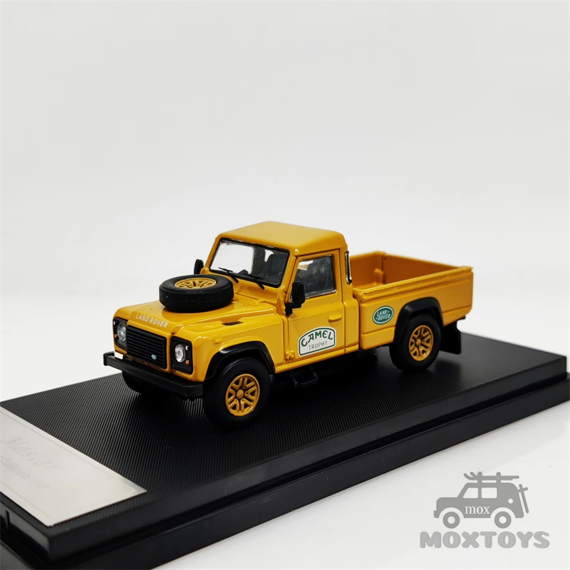 Master 1:64 LandRover Defender Pickup Convertible Diecast Model Car