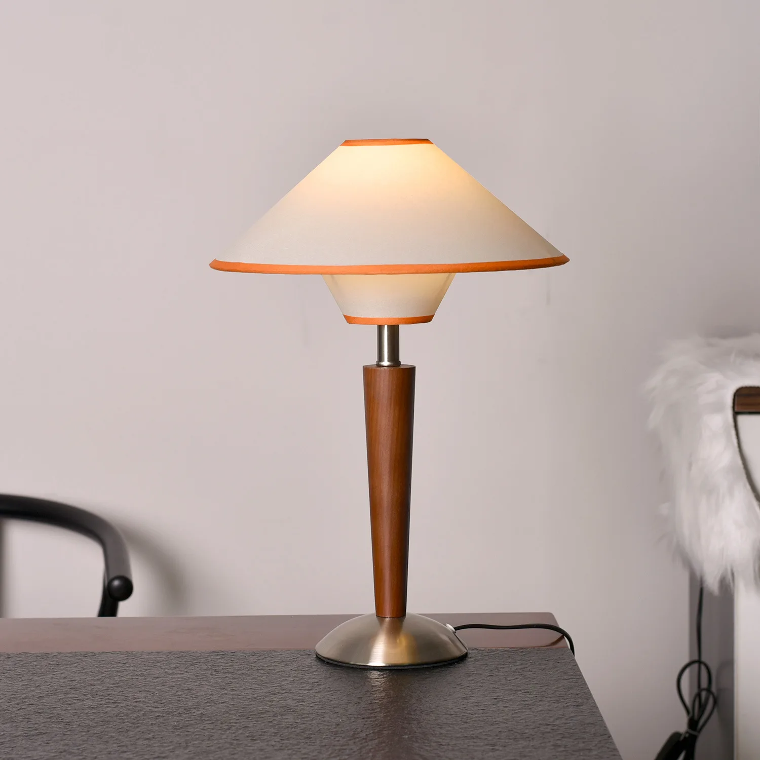 American Retro Table Lamp Simple Solid Wood Bedside Lamp Designer Table Lights Desk Light with Wood Bracket Fabric Lampshade