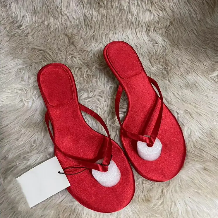 

Z-Home/2020 летние модные универсальные сандалии на тонком каблуке с носком, женские уличные пикантные атласные тапочки-стринги на среднем каблуке