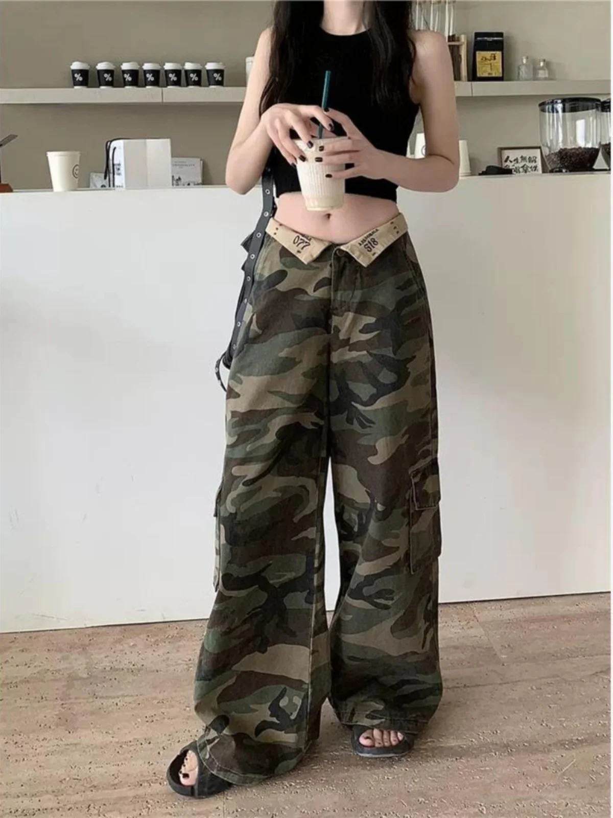 

Камуфляжная рабочая одежда в американском стиле, джинсы, женские уличные свободные утягивающие джинсы для горячих девушек с низкой талией и манжетами, прямые брюки, широкие брюки L...