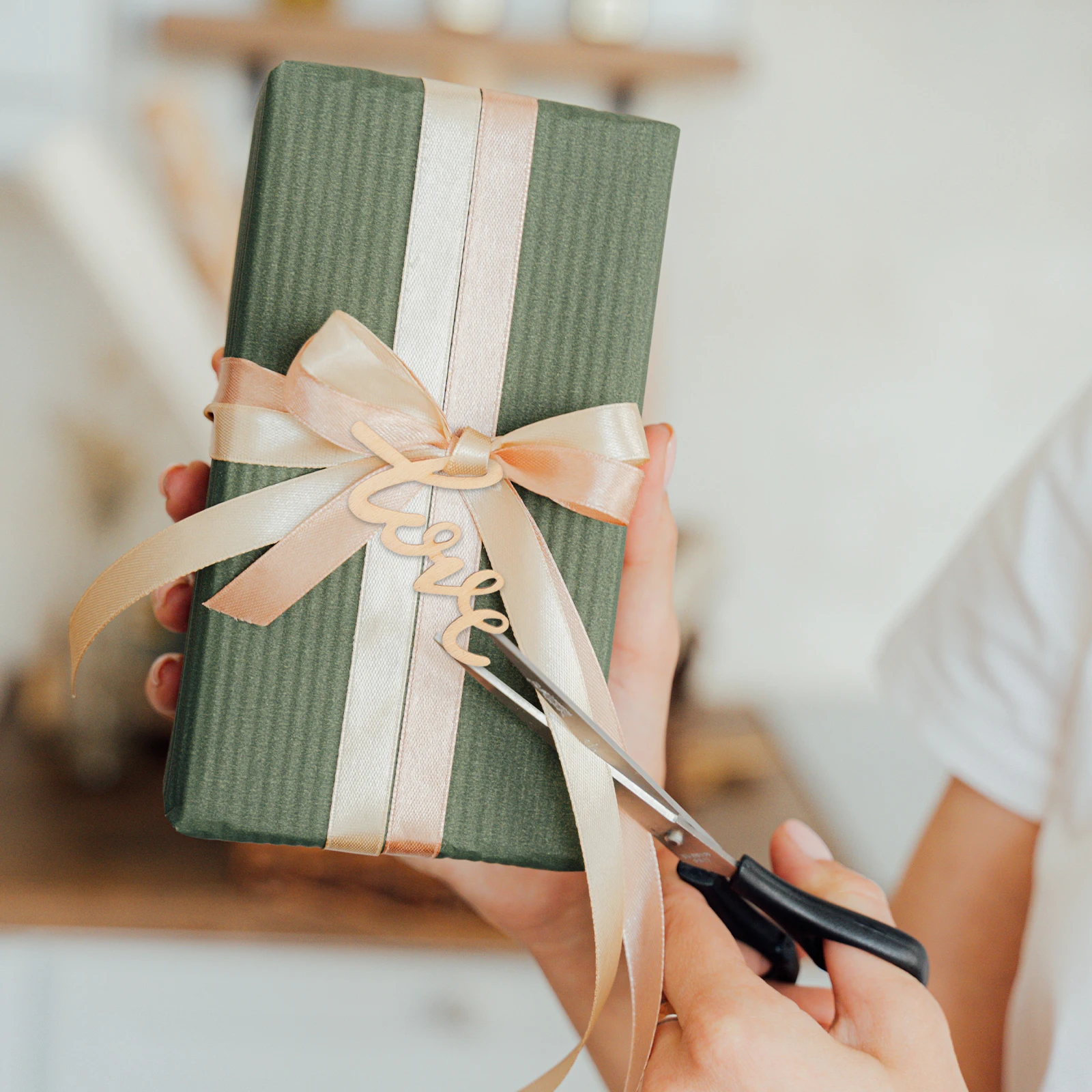 

18Pcs Letters Wooden Slice Natural Texture Fresh Decor Craft Projects Durable Smooth Surface Wood Slice