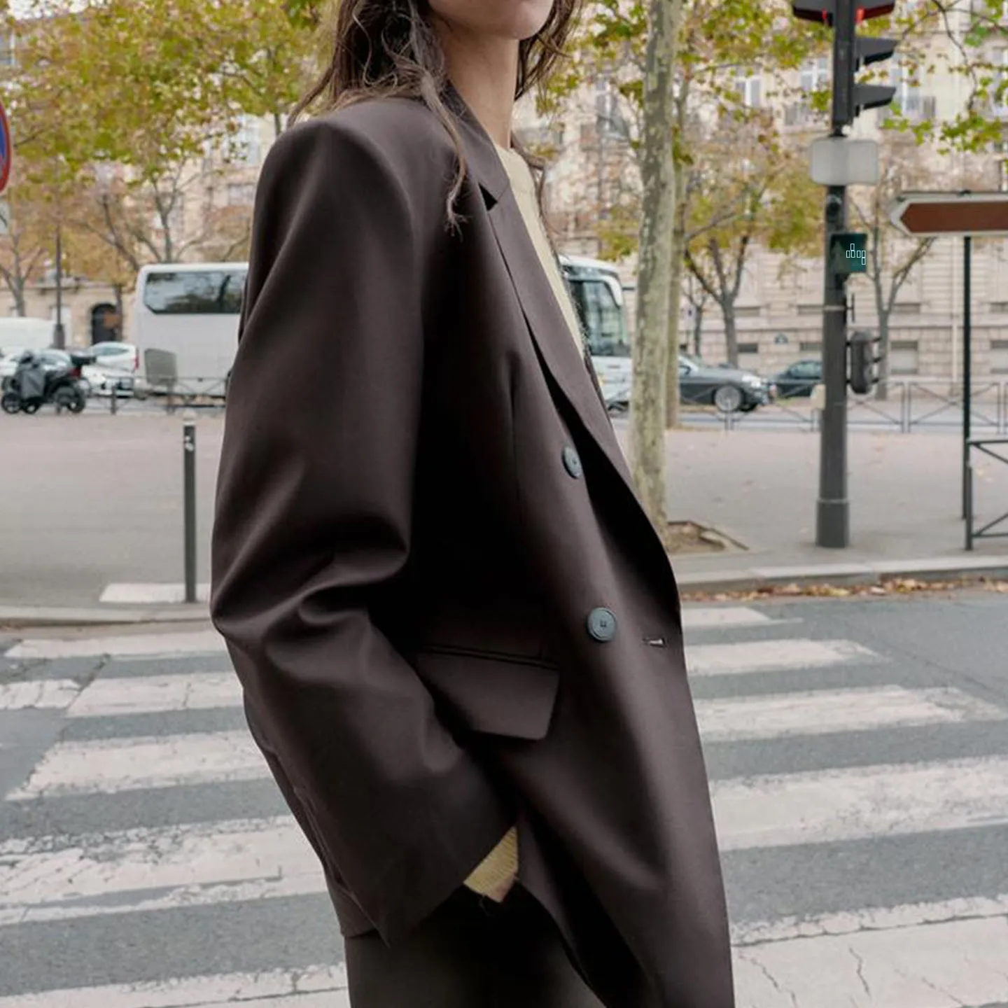 بدلة وسادة الكتف Jaet مع تنورة بحزام فستان أطفال مع سروال داخلي نسائي Faion ملابس خارجية لخريف 2025 Z ماركة ملابس غير رسمية للبالغين