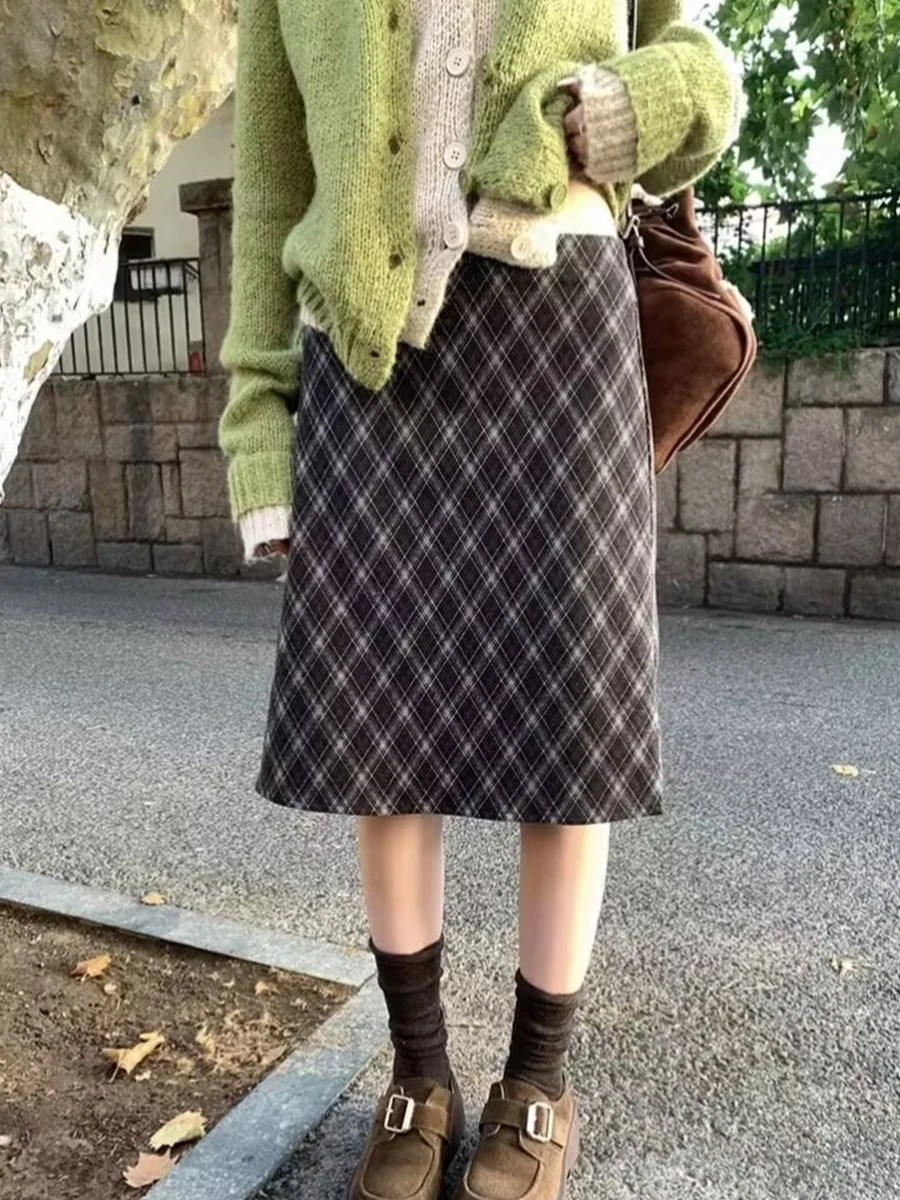 Women Plaid Midi Skirt Classic Argyle Pattern A-Line Skirt | High-Waist Casual Skirt for Daily Retro Style Vintage Preppy-style