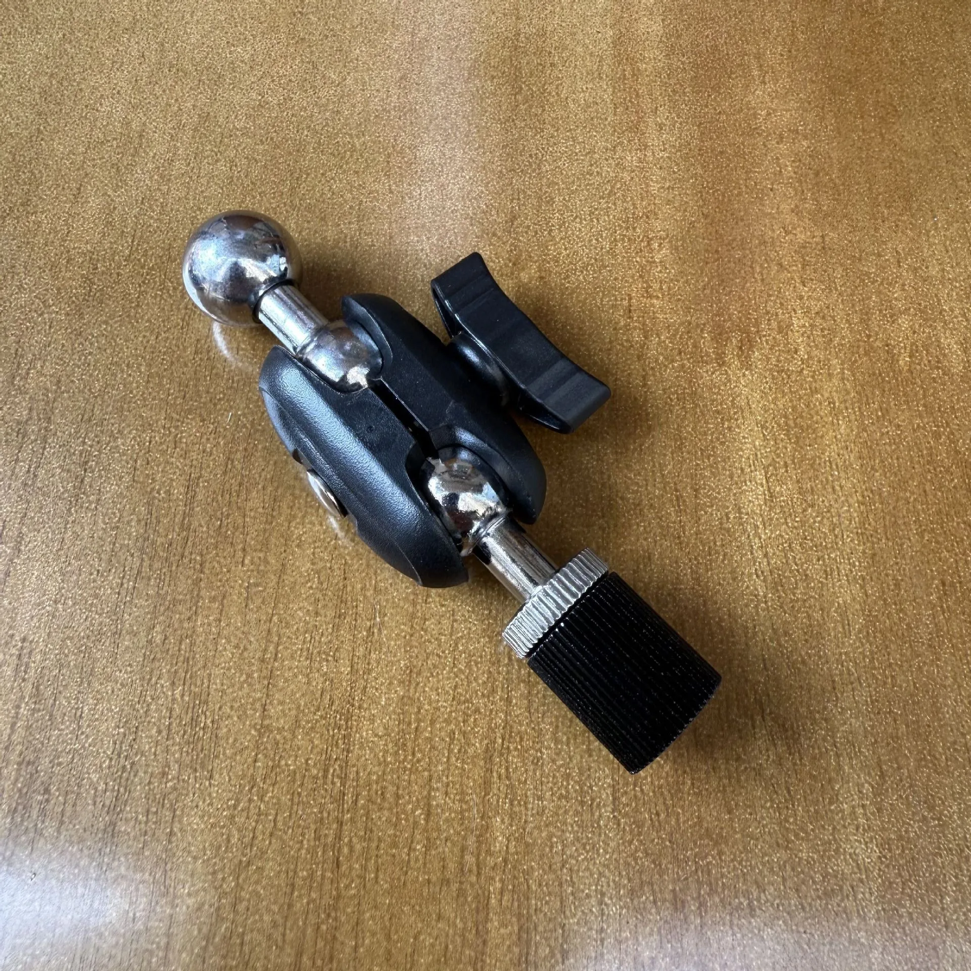 Universelles Stativzubehör: 17mm Kugelkopf auf 1/4 Zoll Handyhalterung – Stativerweiterung für stabile Fotografie