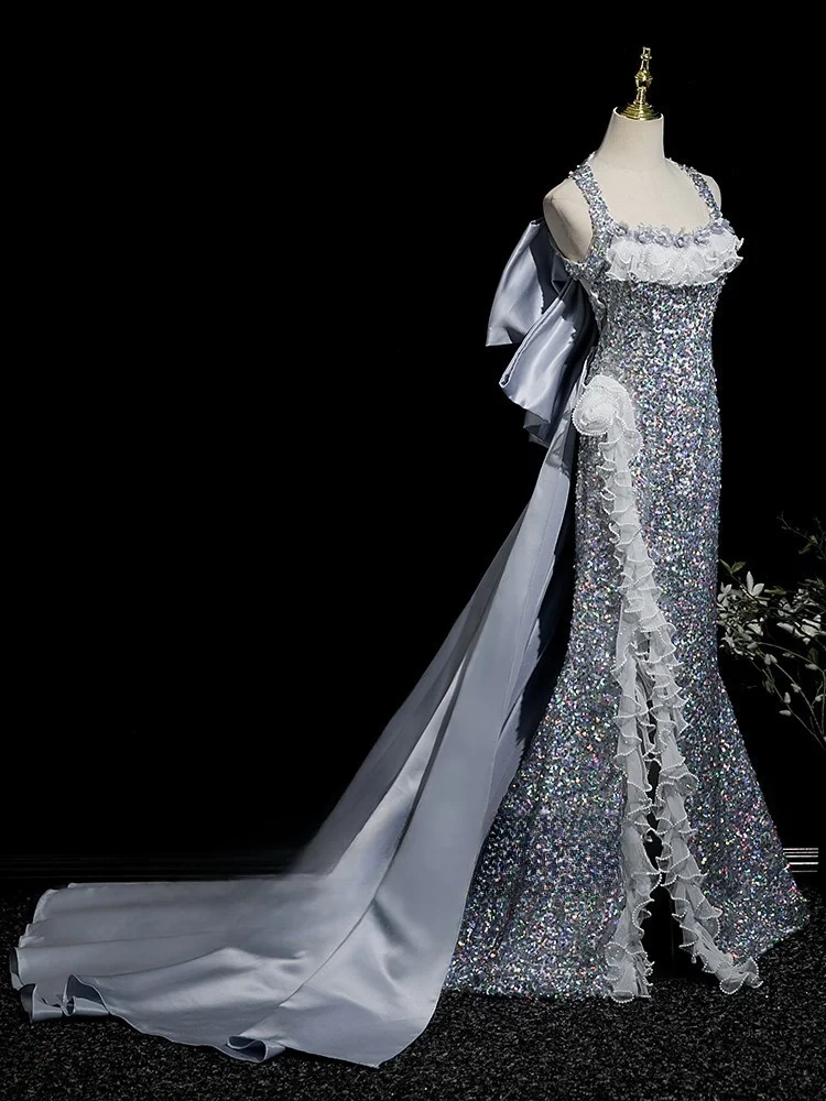 

A long-sleeved light luxury niche and elegant morning gown dress for coming-of-age ceremonies