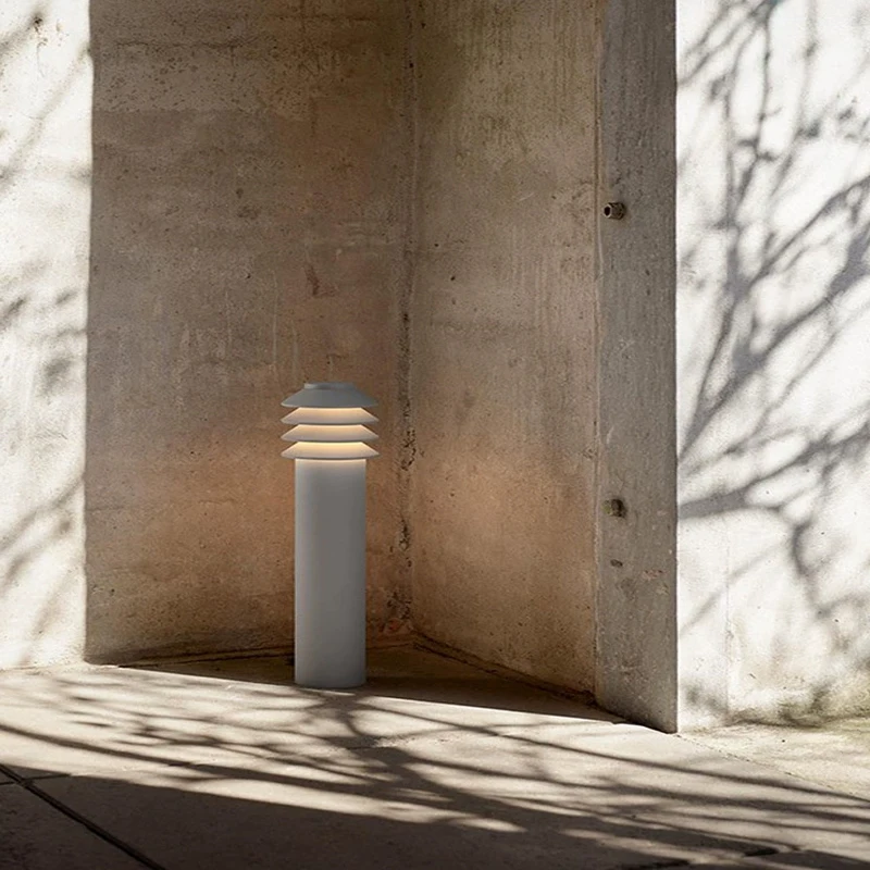 Outdoor Solar Lawn Lights Waterproof Garden Lighting Fixtures Stainless Steel Bollard Plug-in Models Spray-Painted Matte Finish