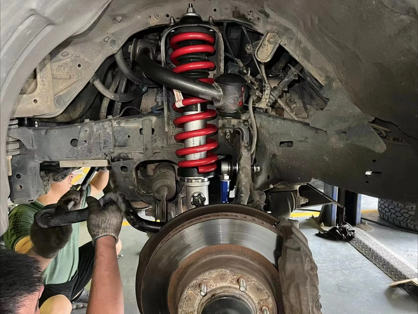 OEM Quality Auto Car Parts Air Suspension 4X4 Shock Absorber