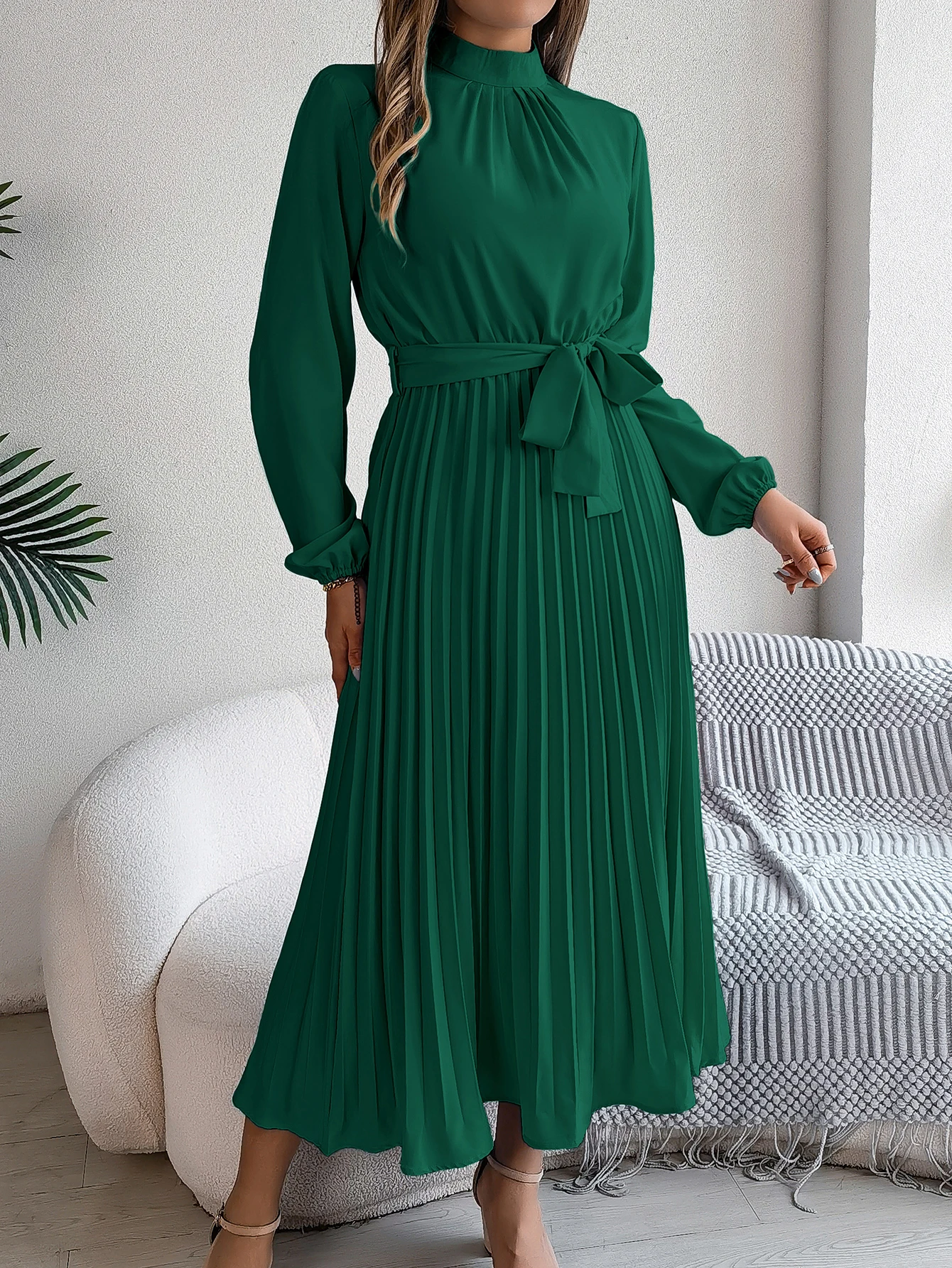 Elegant Pleated Long Dress Long Sleeveed Lace Up Dresses for Middle Eastern Women Spring and Summer Clothes