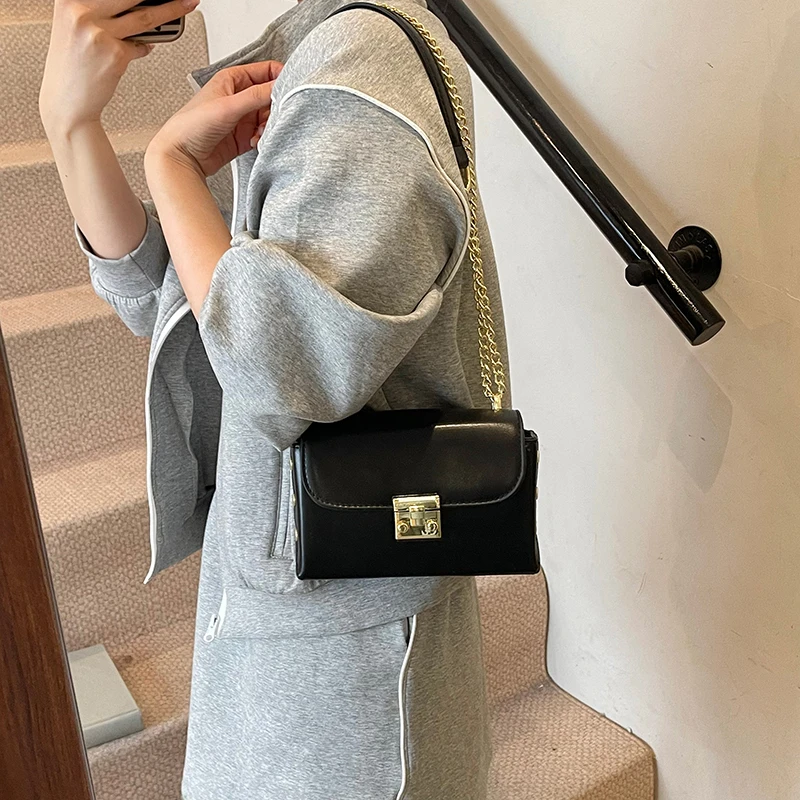 

Elegant Women's Leather Fashion Classic Designer Shoulder Bag Luxury Crossbody Tote Handbag For Everyday Smart Style