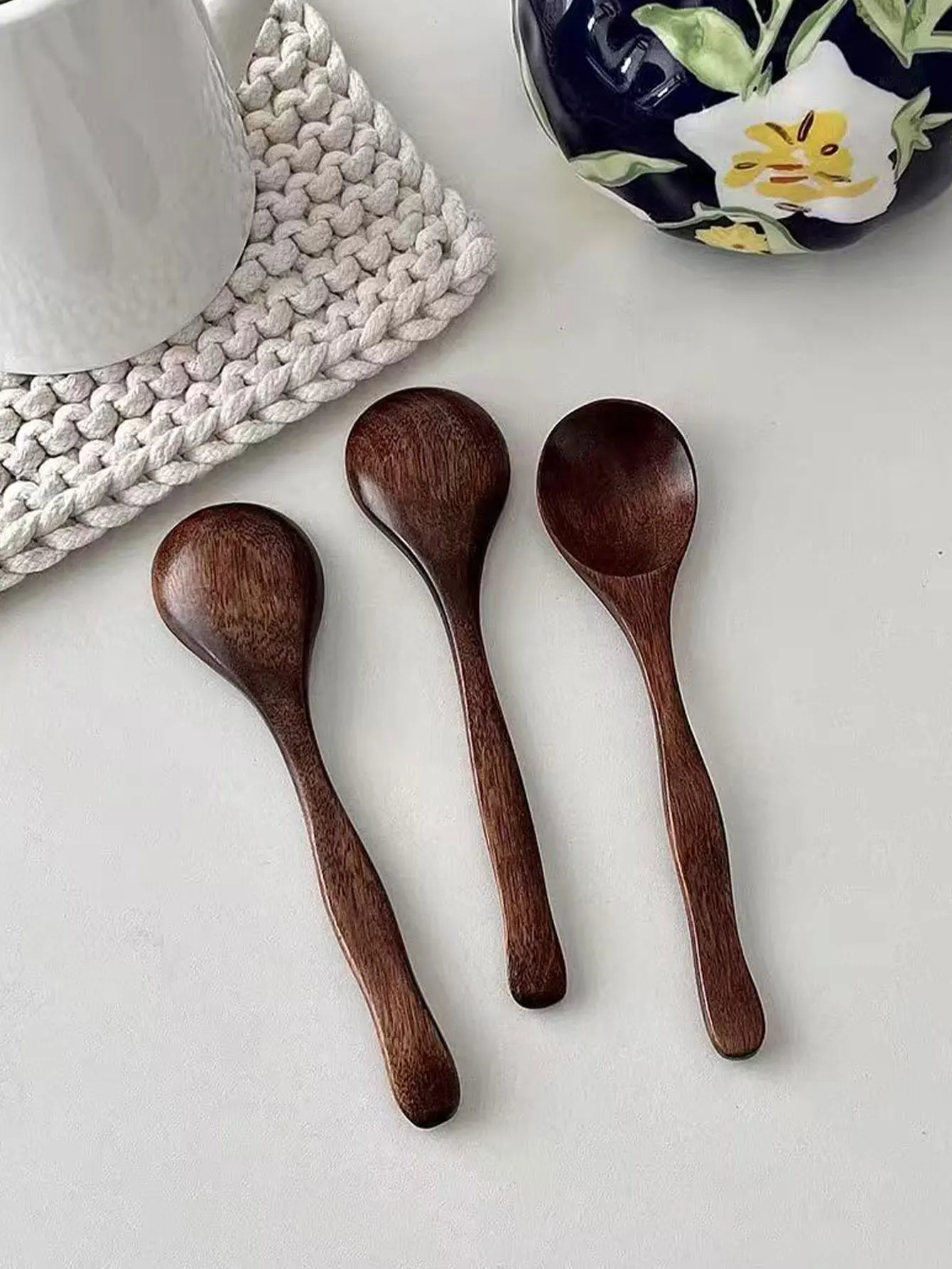 Wooden Spoons for Home Use, Food-Grade Japanese-Style Nanmu Soup Spoons, Wooden Spoons for Eating, Long-Handled Wooden Utensils, Dessert Spoons (Color Variations Are Normal, Please Do Not Order if Concerned) 4 Pieces