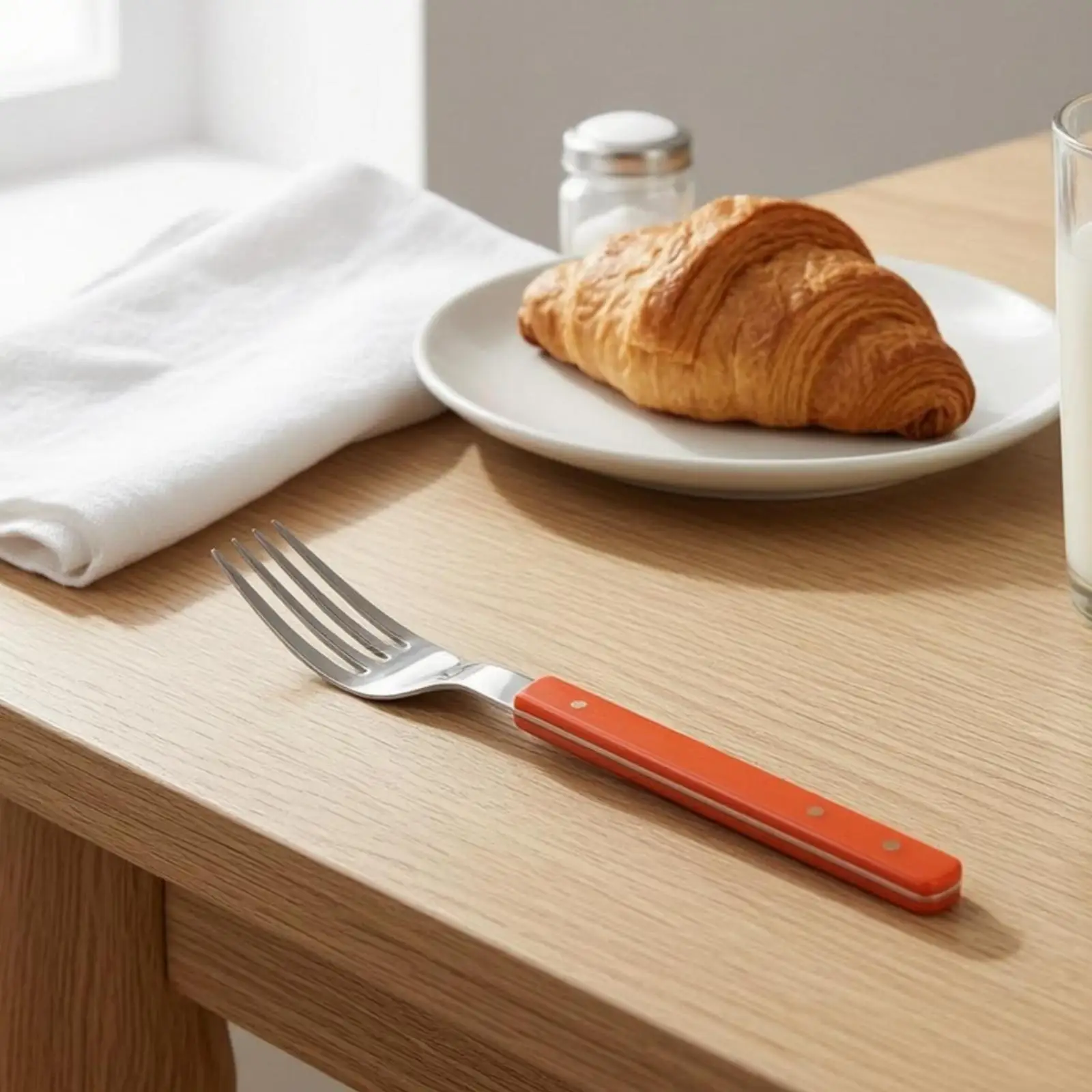 304 Stainless Steel Spoon for Dining Elegant Metal Cutlery Kitchen Utensil for Everyday Table Settings