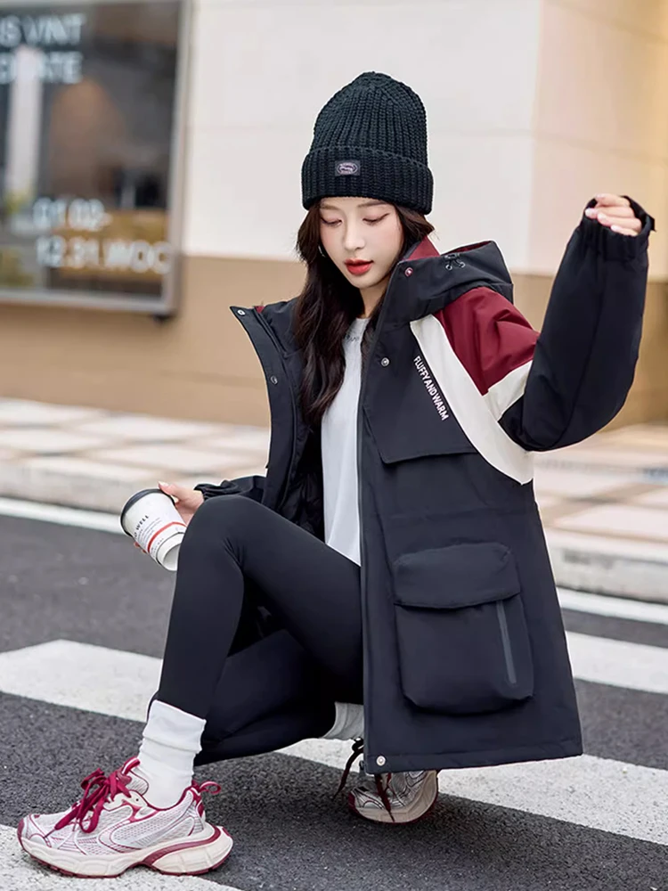 

Новая модная женская зимняя куртка из хлопка с капюшоном, свободного кроя, в корейском стиле, с длинными рукавами, на молнии, с цветными вставками, утепленная.