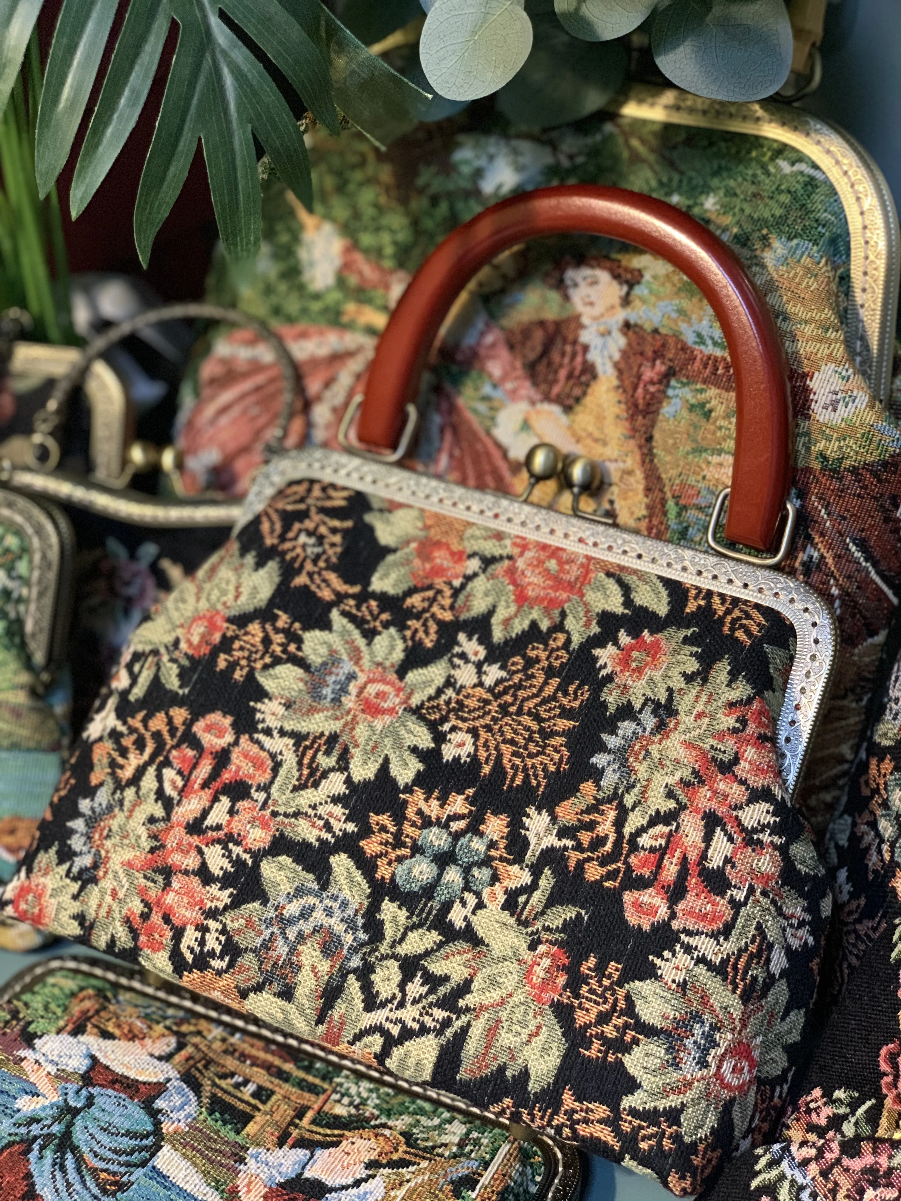 Lost in Vinatge-Sac à Main Brodé Floral avec Poignée en Bois, Serrure Baiser Dorée, Tissu Jacquard, Fermoir à Bandoulière, ix, Formel, Décontracté