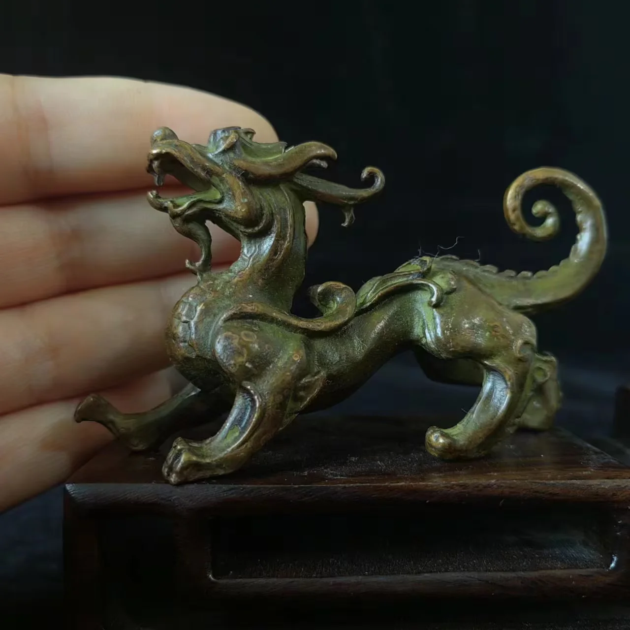 Copper Chi Lin Statue (Qi Lin) Figurine,beast the Sacred Dragon Horse in Feng Shui Decor Attract Positive Energy Pakua Kei Loon