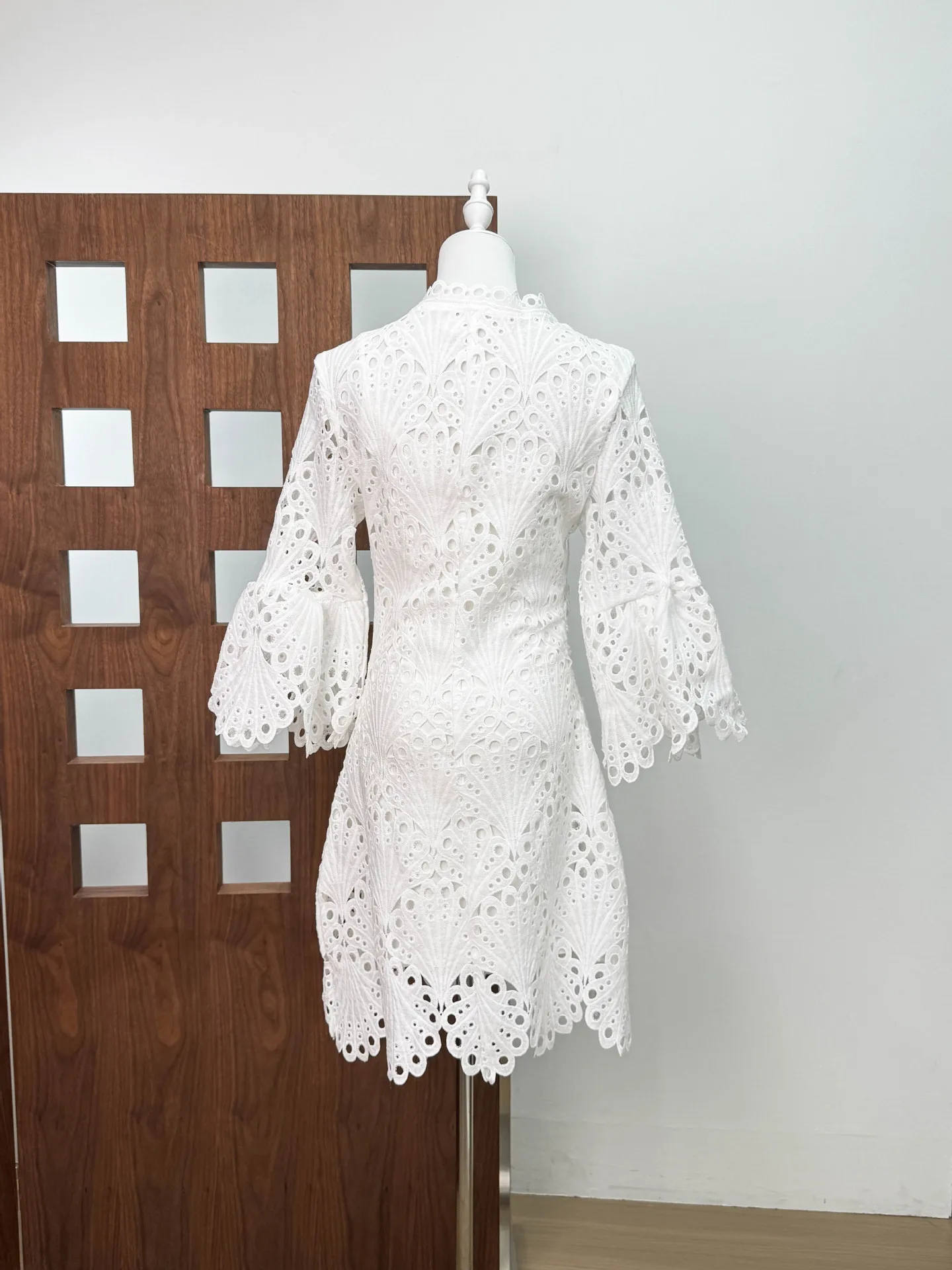 Women Sexy Long Sleeve White Elegant Evening Party Birthday Gown High-end Lace Cut-out Trim Wedding Cocktail Dresses Vestido
