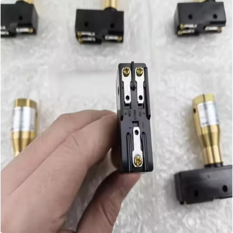 عنصر مرحل SMC أصلي وحقيقي 3C-VR3200-01 محول كهرباء الغاز