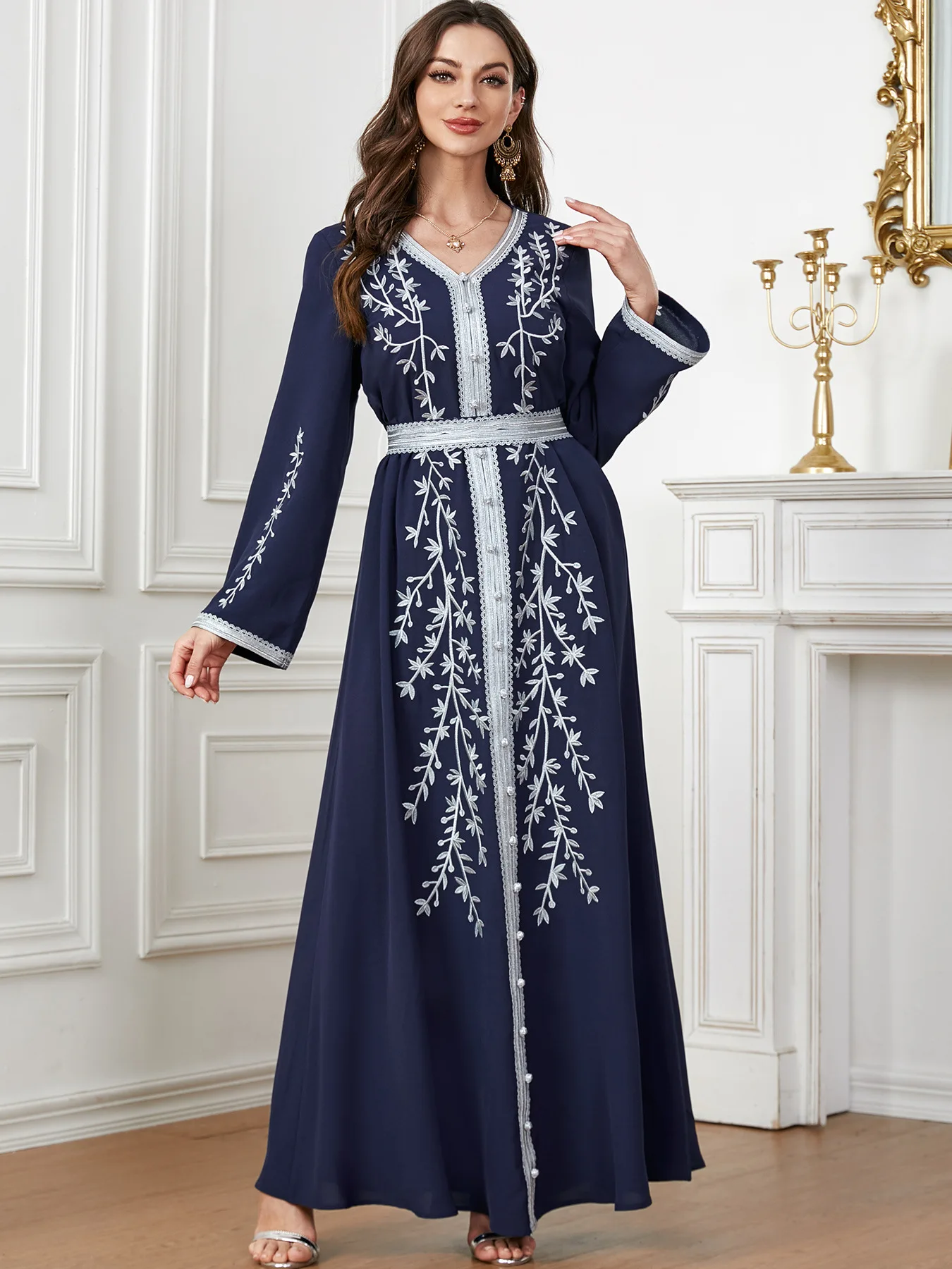 

Luxury Women Muslim Long Dress Embroidery Islamic Clothing Long Sleeve Autumn Arabic Abaya Caftan Dubai Moroccan Jalabiya Gown