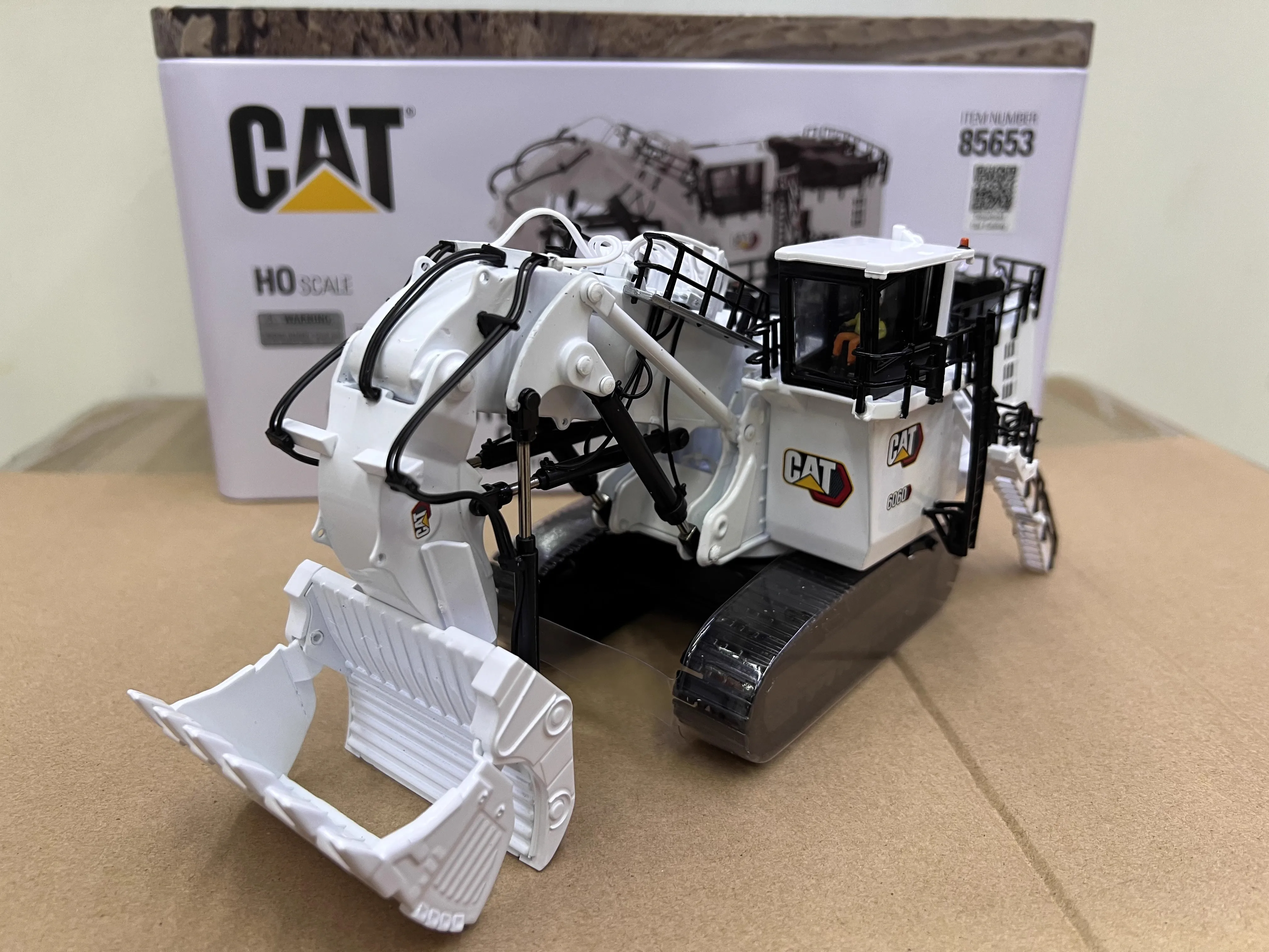 New 2024 DM Cat-terrpillar 1:87 6060 Hydraulic Mining Front Shovel HO Scale By Diecast Masters #85653 for collection gift toys