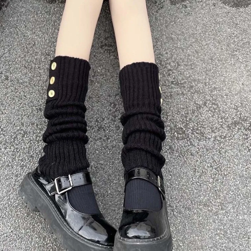 كلية نمط الرجعية زر الشتاء طماق المرأة الصوفية متماسكة الجوارب البيضاء أنبوب طويل عالية القيمة كومة الجوارب