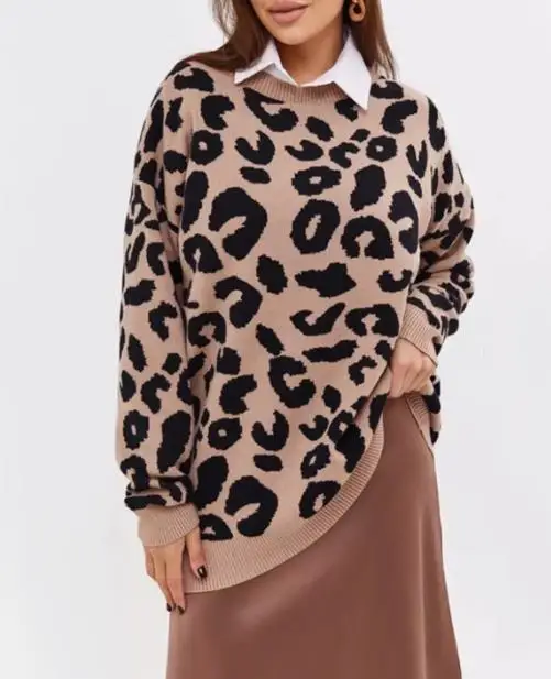 

Classic Contrasting Leopard Print Round Neck Long Sleeved Casual Loose Knit Top for Autumn Women's Fashion Personality Sweater