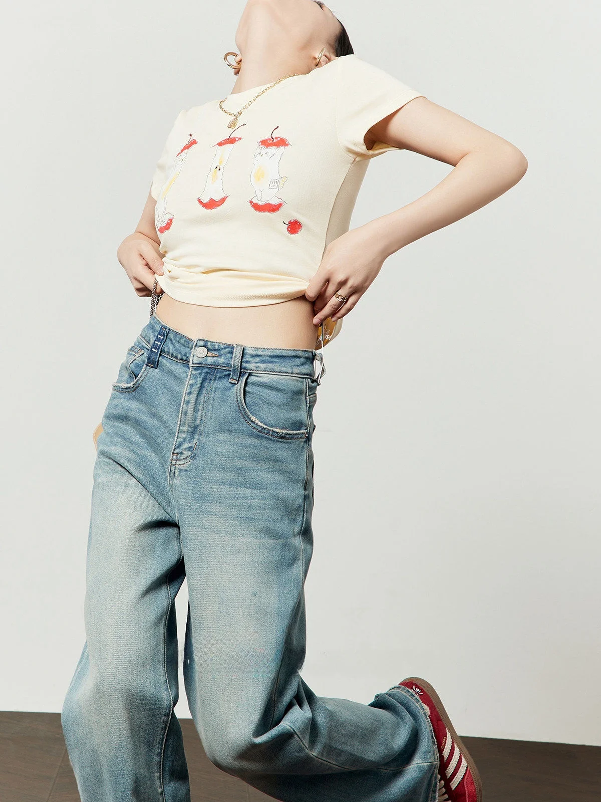 

Желтая футболка женская, простая, летняя, новинка, для повседневной носки, приталенная, с мультяшным принтом, круглый вырез, стандартная длина