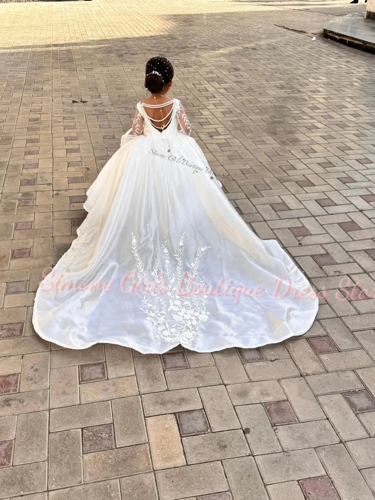 

FWhite Flower Girl Dress with Beading for Kids, Long Dress for Girls Birthday Dresses Lace Up Back, Satin Clothes Pageant Gown