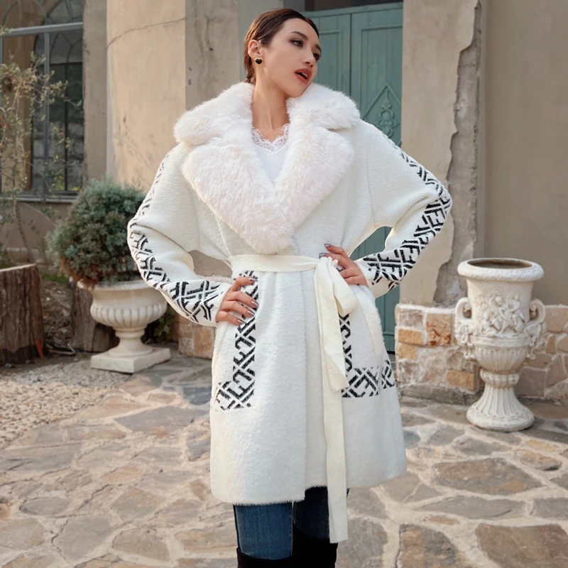 

Бежевое женское пальто с воротником из искусственного лисьего меха - черный узор в экзотическом стиле с поясом на талии, зимняя теплая элегантная верхняя одежда DM2DOT027