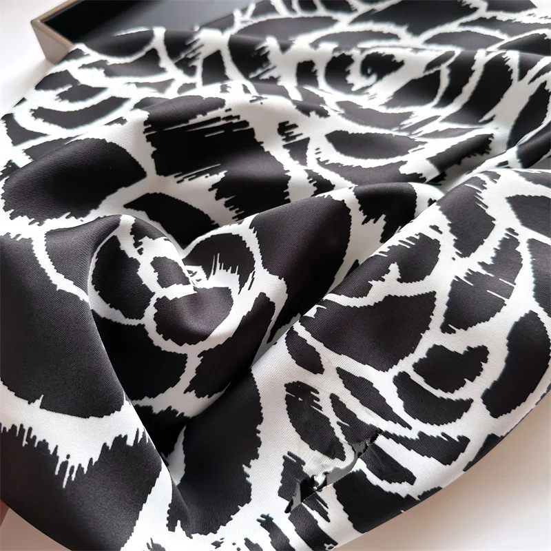 Print Headcloth Flower Square Shawl Popular 90X90cm Bandanna Kerchief Luxury Sunscreen Silk Scarves Wraps Muffler Hijab Hairband