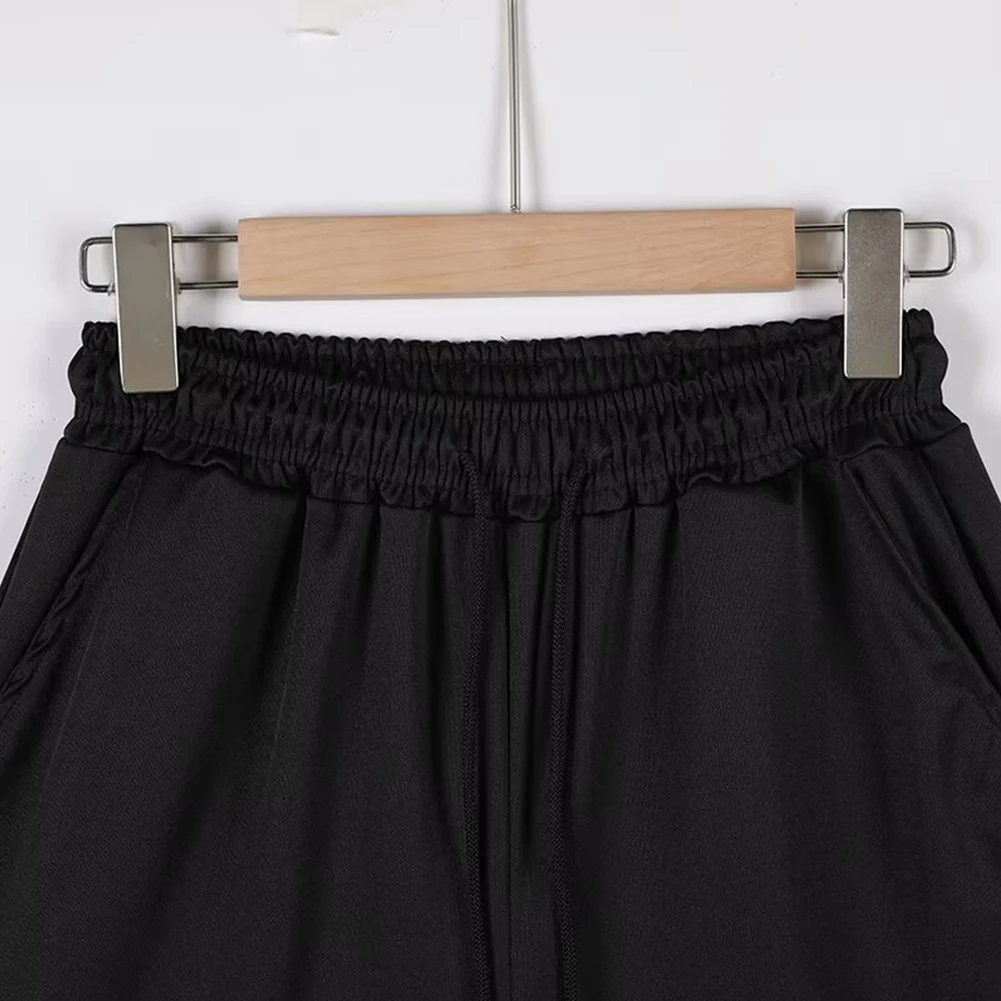 تنفس رياضية الرجال تشغيل السراويل الركبة طول سريعة الجافة المواد مستقيم السراويل نمط تنفس الصيف السراويل