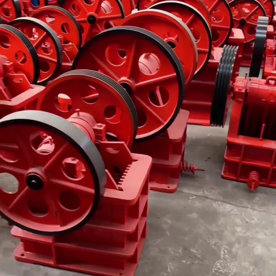 Factory Price  Mini Portable Diesel Jaw Crusher Stone Rock Gold Ore Mobile Primary Crushing Equipment
