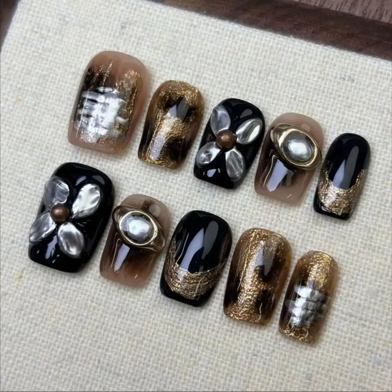 10 pçs misterioso escuro curto imprensa em unhas com brilho de prata dourado retro arte do prego pintado à mão wearable acabado ferramentas de unhas