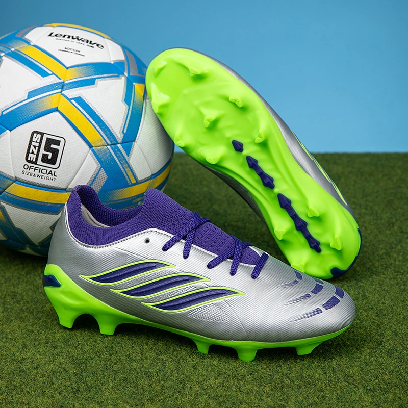 New Men Soccer Shoes Kids Cleats Grass Adult Professional Football Boots Ultralight Non-Slip Boys Training Shoes Drop Shipping