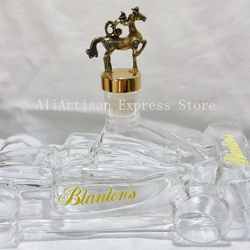Interesting Racing Car Shaped High Borosilicate Glass Whiskey Decanter Bottle, Decorative Ornament Gift