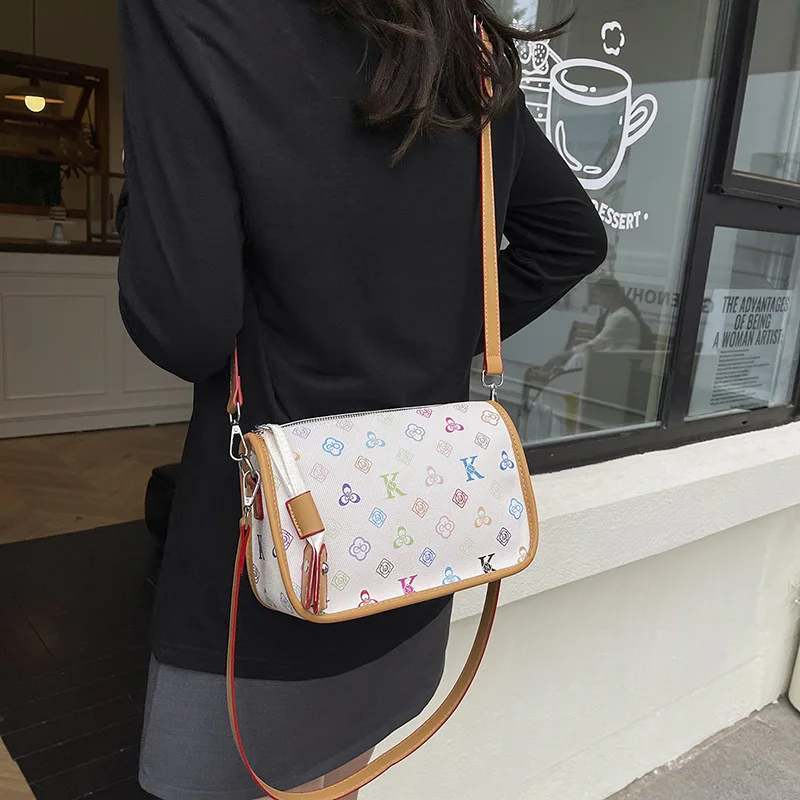 حقيبة كتف نسائية فاخرة بأسعار معقولة 2025 محفظة وسادة ناعمة متينة من جلد البولي يوريثان بدون محفظة للاستخدام اليومي خفيفة الوزن ​